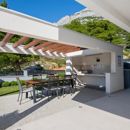 Apartamento Gorgeous In With Swimming Pool