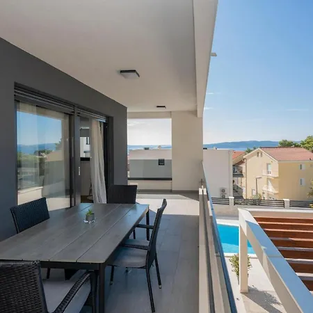 Apartamento Gorgeous In With Swimming Pool Baška Voda