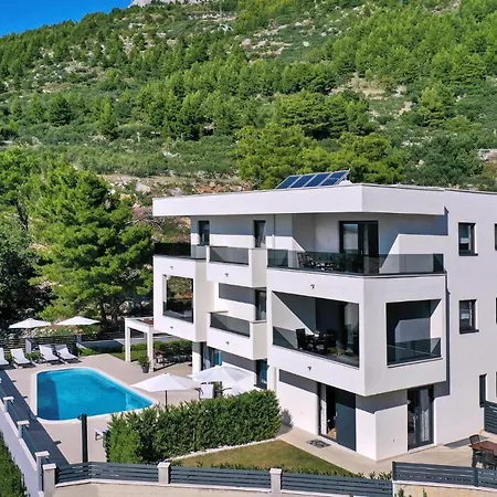 Gorgeous In With Swimming Pool Apartamento Baška Voda